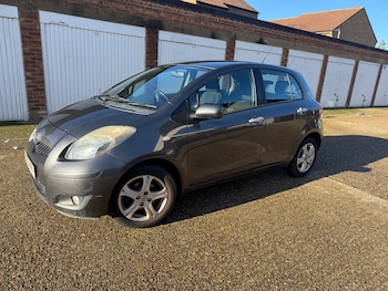 Used Toyota Yaris 2010 for sale - 76669904: Photo