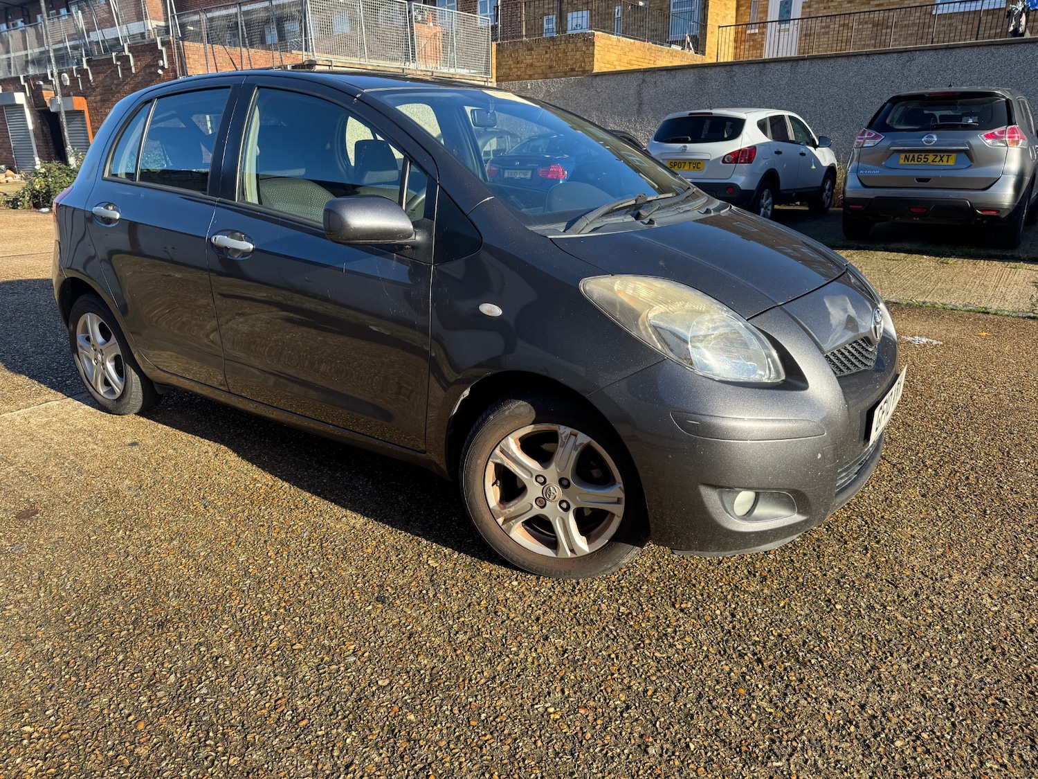 Used Toyota Yaris 2010 for sale - 76669904: Photo 2