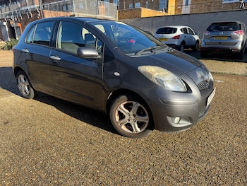 Used Toyota Yaris 2010 for sale - 76669904: Photo
