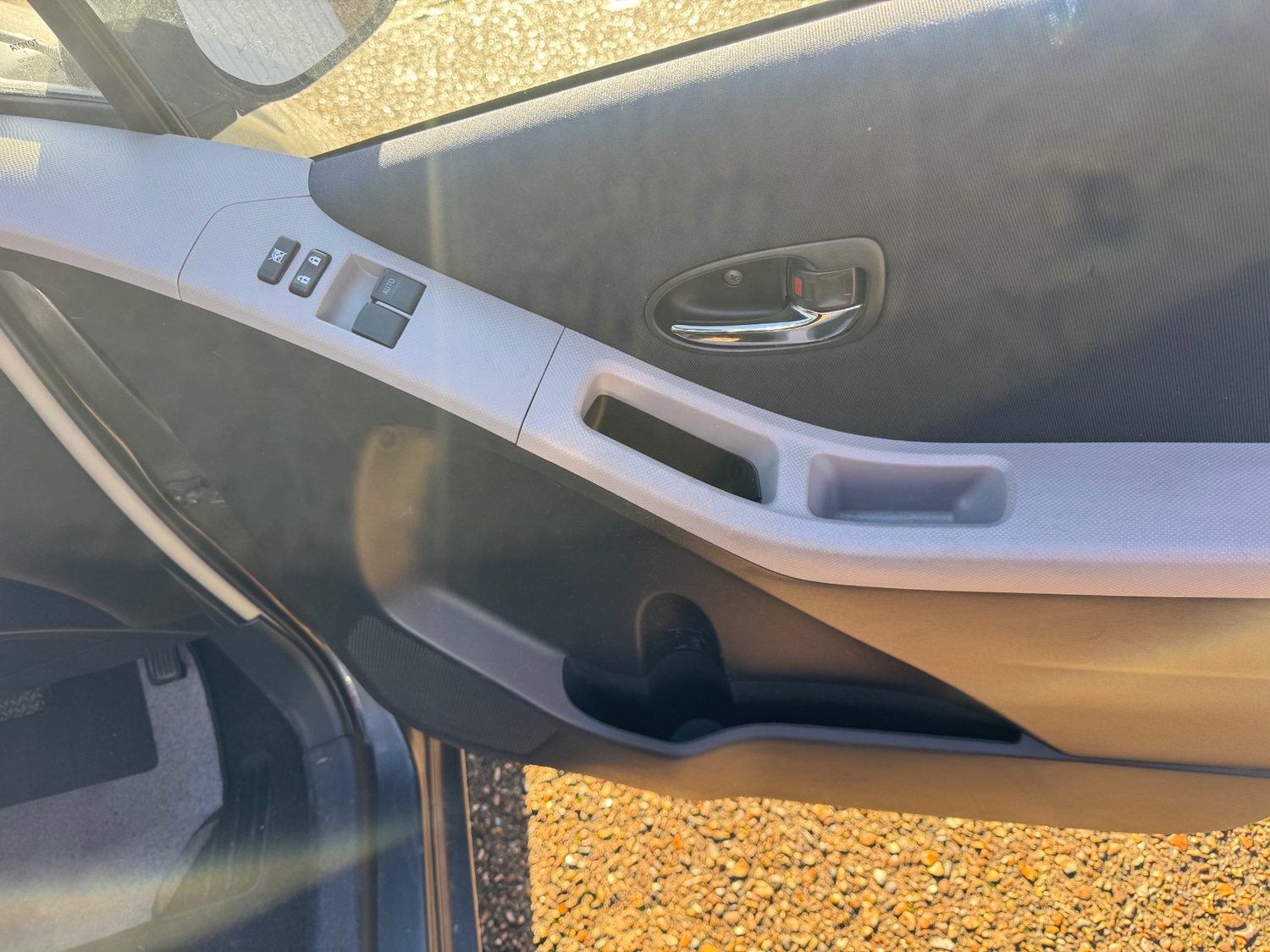 Used Toyota Yaris 2010 for sale - 76669904: Photo 9