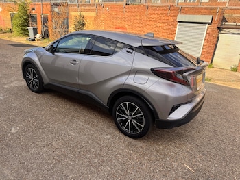 Used Toyota C-HR 2019 for sale - 79328501: Photo