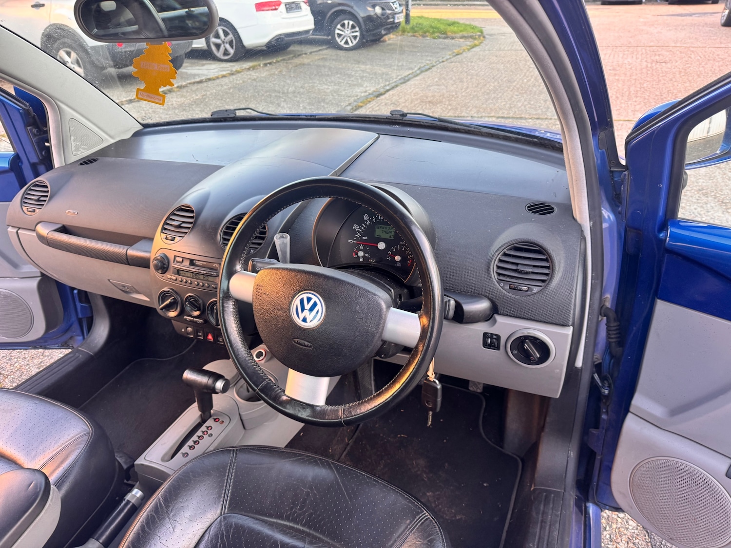 Used Volkswagen Beetle 2003 for sale - 78057289: Photo 9