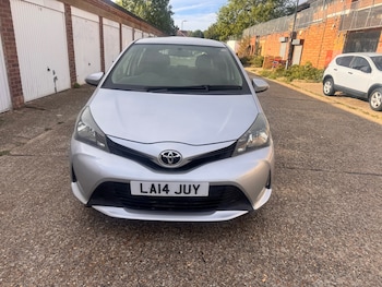 Used Toyota Yaris 2014 for sale - 79483563: Photo