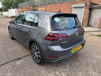 Used Volkswagen Golf 2019 for sale - 75939029: Photo
