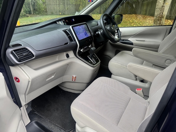 Used Nissan Serena 2025 for sale - 75755822: Photo 9