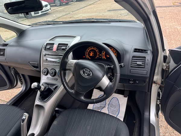 Used Toyota Auris 2009 for sale - 76317515: Photo 10