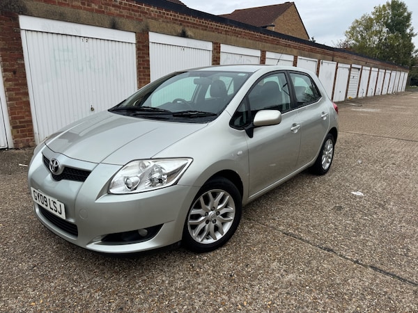 Used Toyota Auris 2009 for sale - 76317515: Photo 1