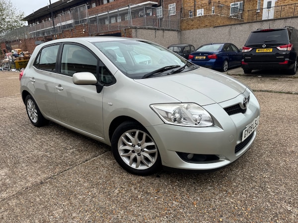 Used Toyota Auris 2009 for sale - 76317515: Photo 2