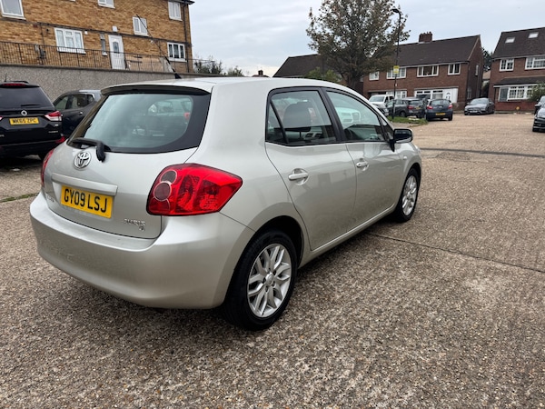 Used Toyota Auris 2009 for sale - 76317515: Photo 4