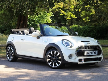 Used MINI Convertible 2019 for sale - 76202157: Photo