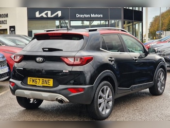 Used Kia Stonic 2018 for sale - 76472815: Photo