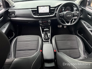 Used Kia Stonic 2023 for sale - 79048992: Photo