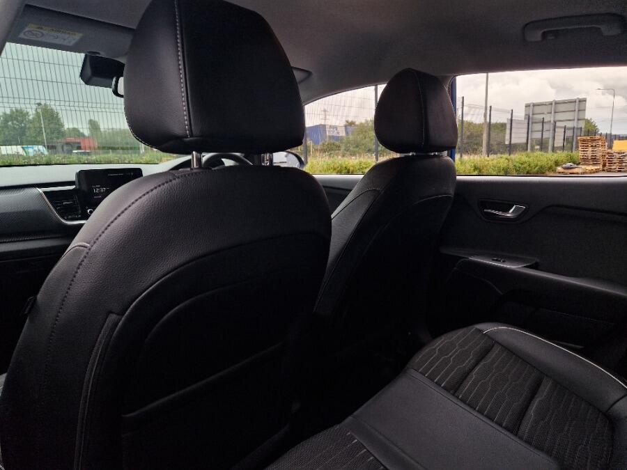 Used Kia Stonic 2023 for sale - 76108643: Photo 13