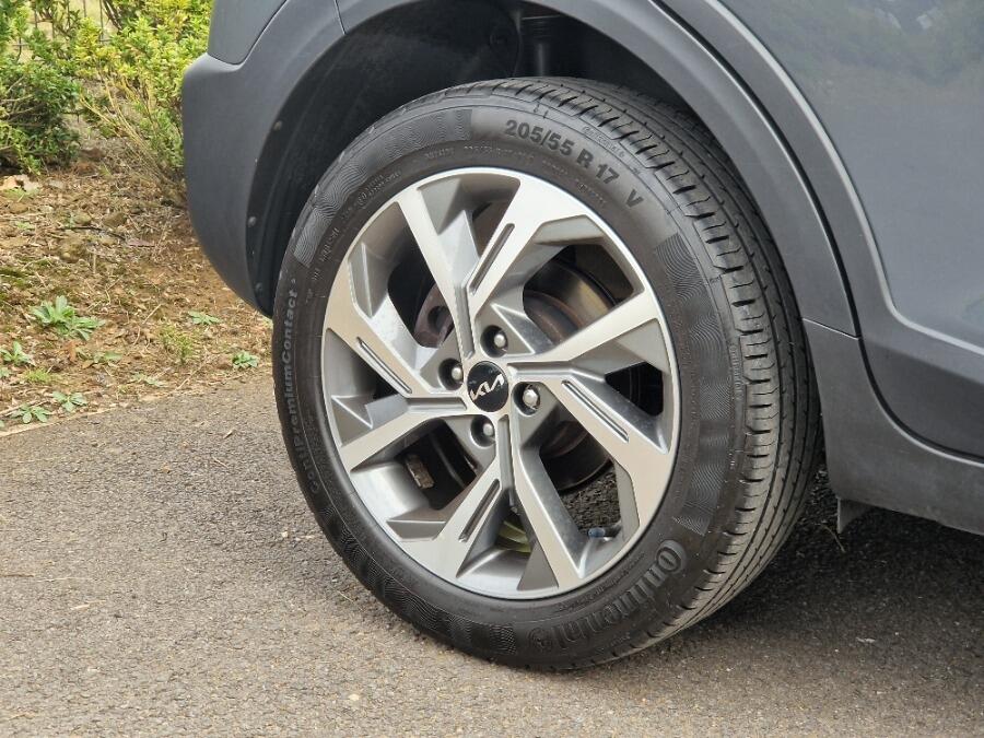 Used Kia Stonic 2023 for sale - 76108643: Photo 24