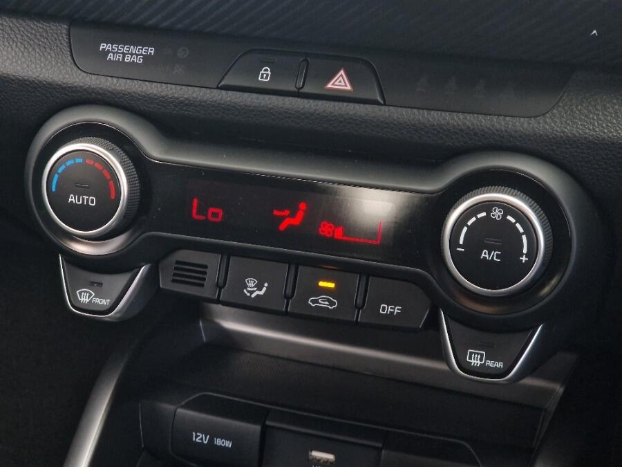 Used Kia Stonic 2023 for sale - 76108643: Photo 4