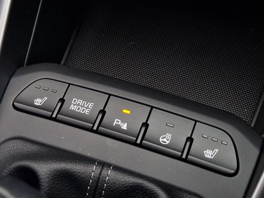 Used Kia Stonic 2023 for sale - 76108643: Photo 5