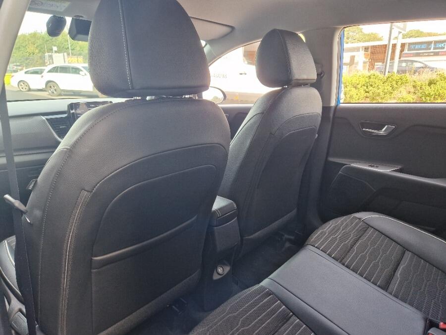 Used Kia Stonic 2023 for sale - 76108643: Photo 8