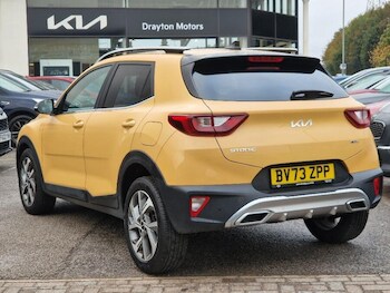 Used Kia Stonic 2023 for sale - 76247680: Photo