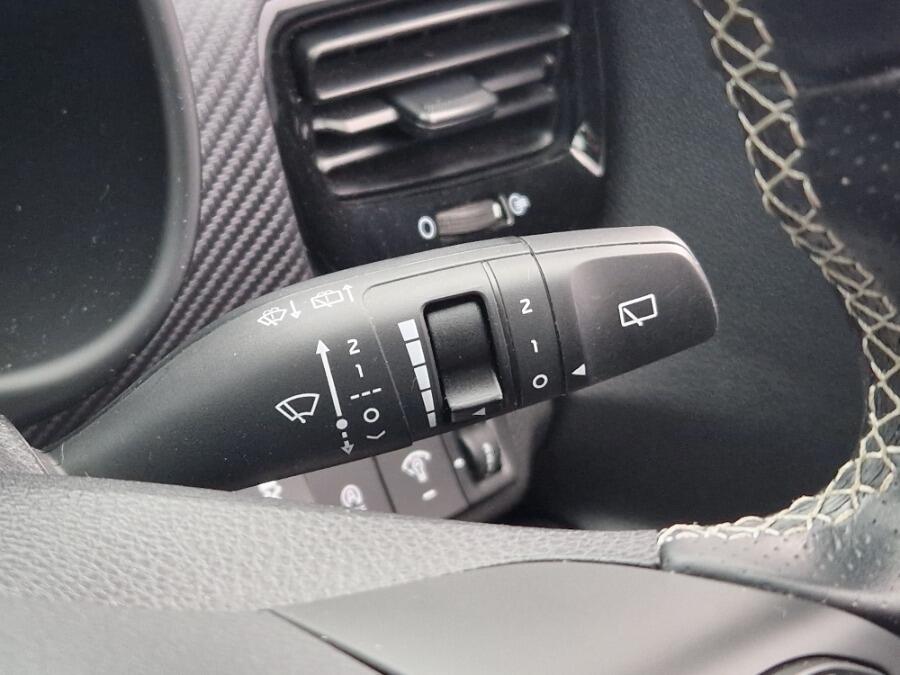 Used Kia Stonic 2023 for sale - 76247680: Photo 76