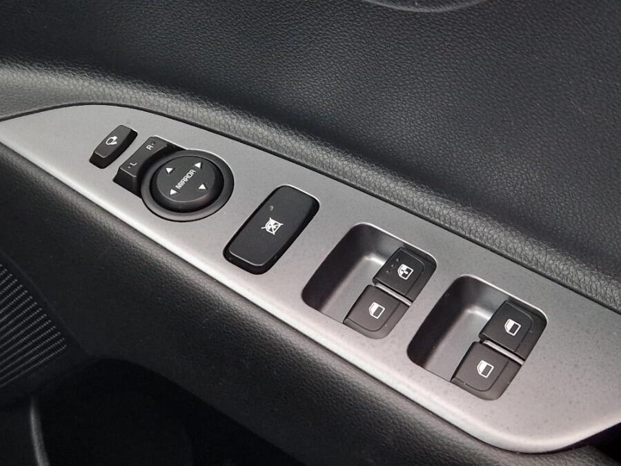 Used Kia Stonic 2023 for sale - 76247680: Photo 80