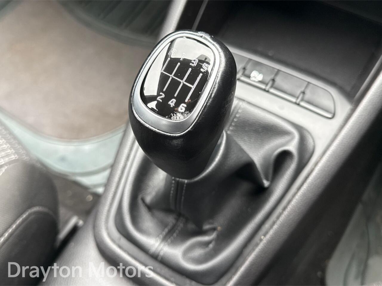 Used Kia Stonic 2019 for sale - 77598777: Photo 27