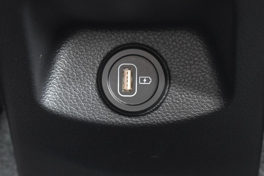 Used Kia Stonic 2024 for sale - 76765152: Photo 36