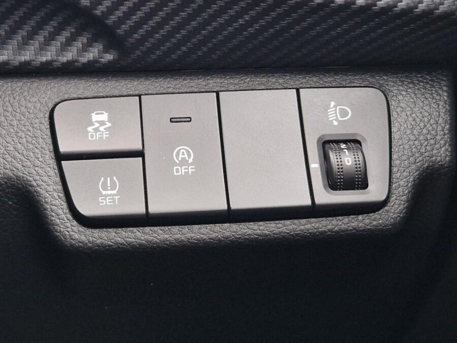 Used Kia Stonic 2024 for sale - 76765152: Photo 67