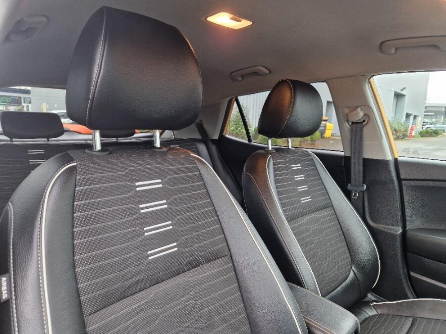 Used Kia Stonic 2024 for sale - 76765152: Photo 74