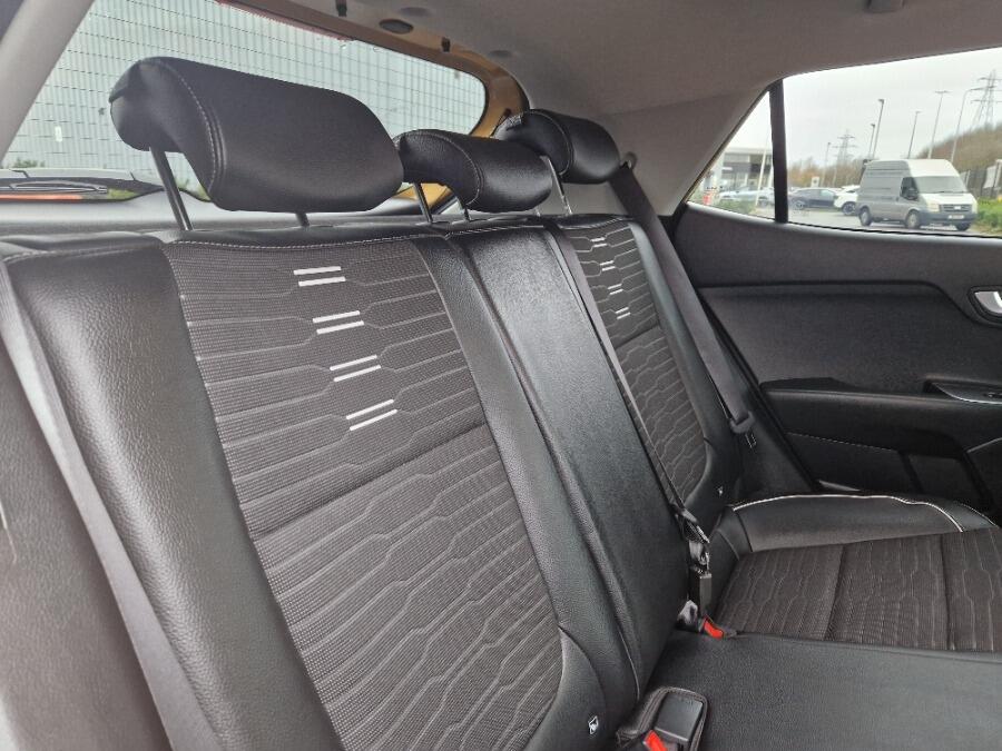 Used Kia Stonic 2024 for sale - 76765152: Photo 76