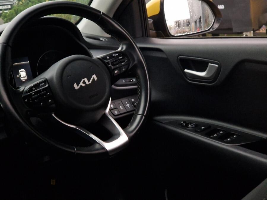 Used Kia Stonic 2022 for sale - 76371642: Photo 33