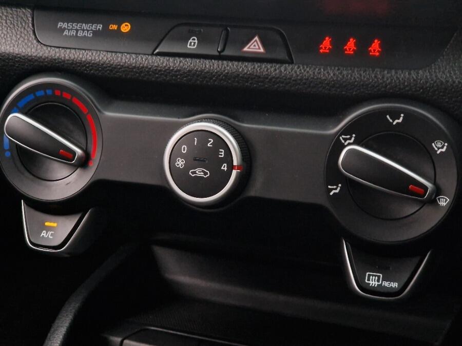 Used Kia Stonic 2022 for sale - 76371642: Photo 39