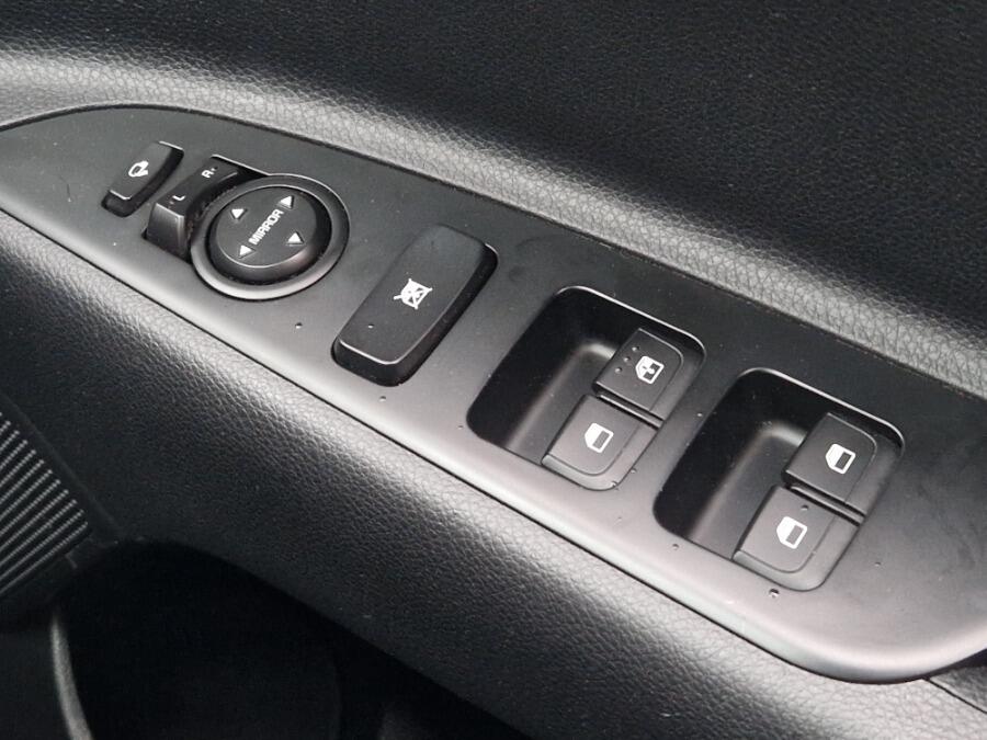 Used Kia Stonic 2022 for sale - 76371642: Photo 44