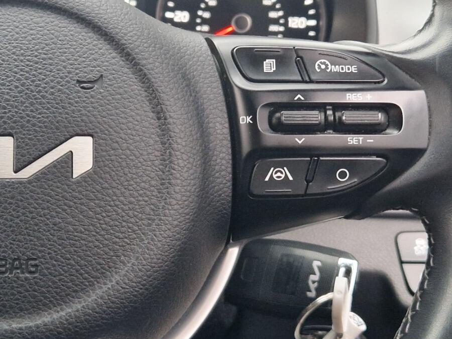 Used Kia Stonic 2022 for sale - 76371642: Photo 46