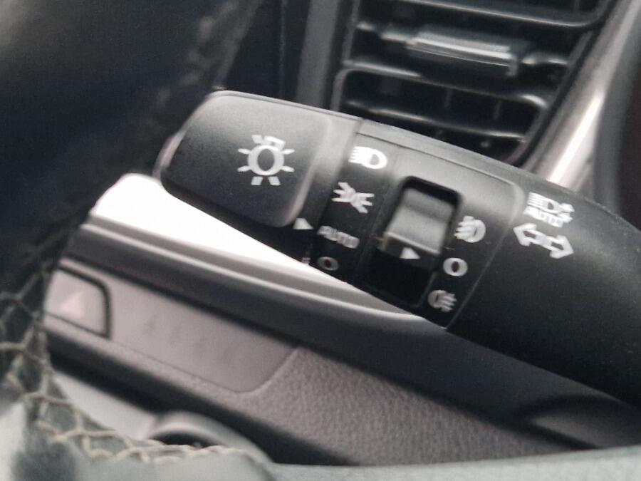 Used Kia Stonic 2022 for sale - 76371642: Photo 50