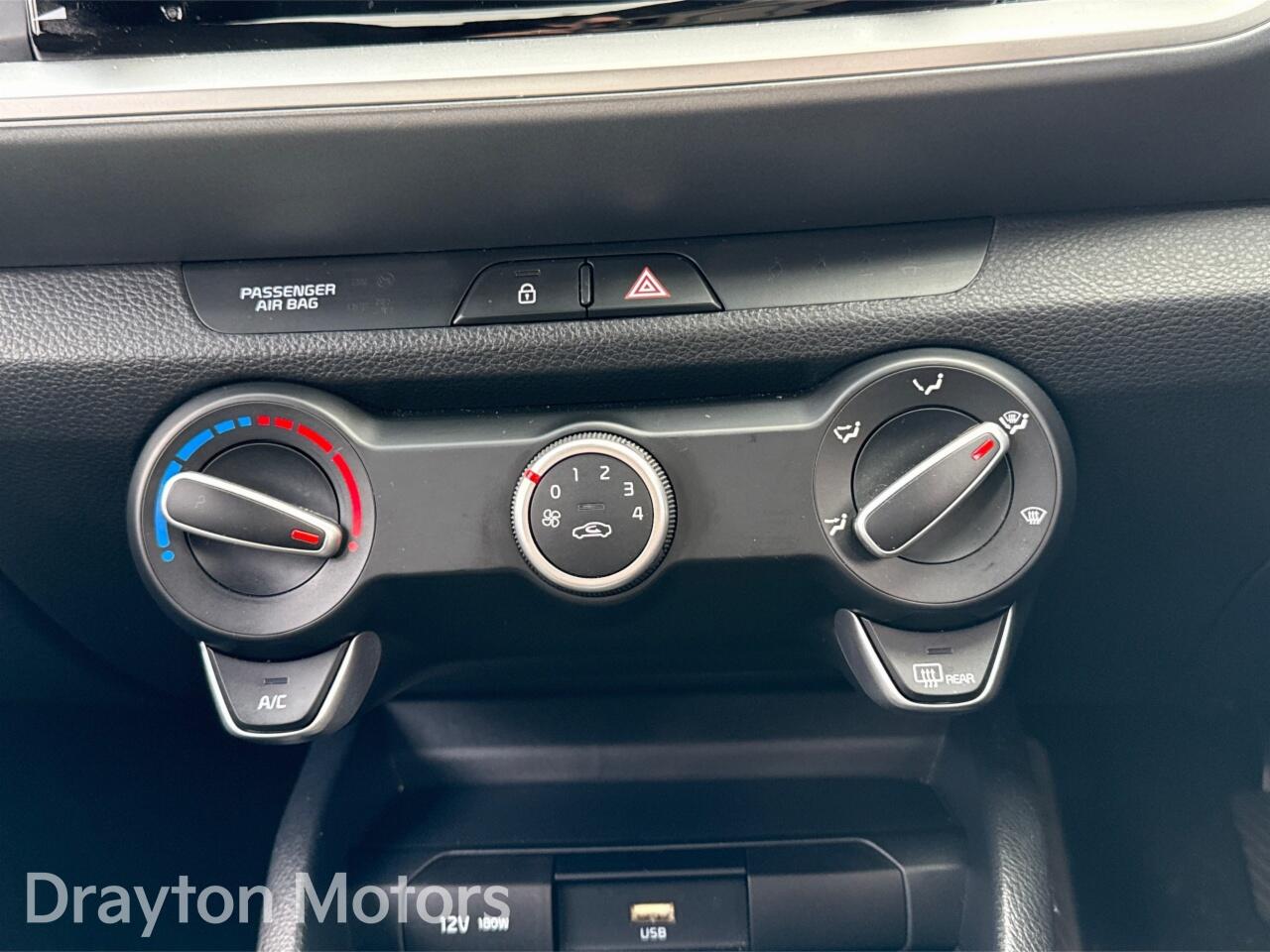 Used Kia Stonic 2022 for sale - 77824455: Photo 25