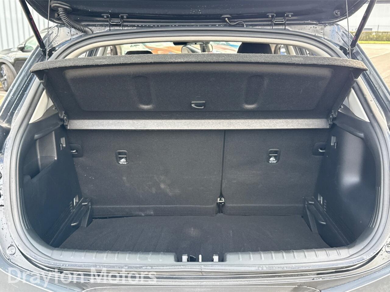 Used Kia Stonic 2022 for sale - 77824455: Photo 46