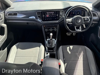 Used Volkswagen T-Roc 2019 for sale - 78245312: Photo