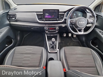 Used Kia Stonic 2024 for sale - 77969601: Photo