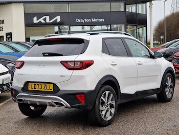 Used Kia Stonic 2024 for sale - 76942571: Photo