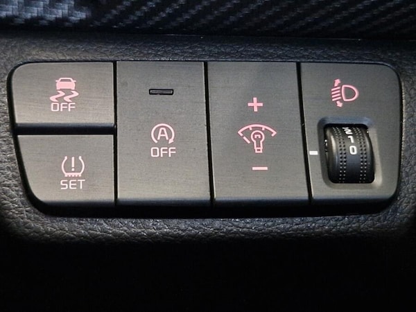 Used Kia Stonic 2024 for sale - 76227069: Photo 47
