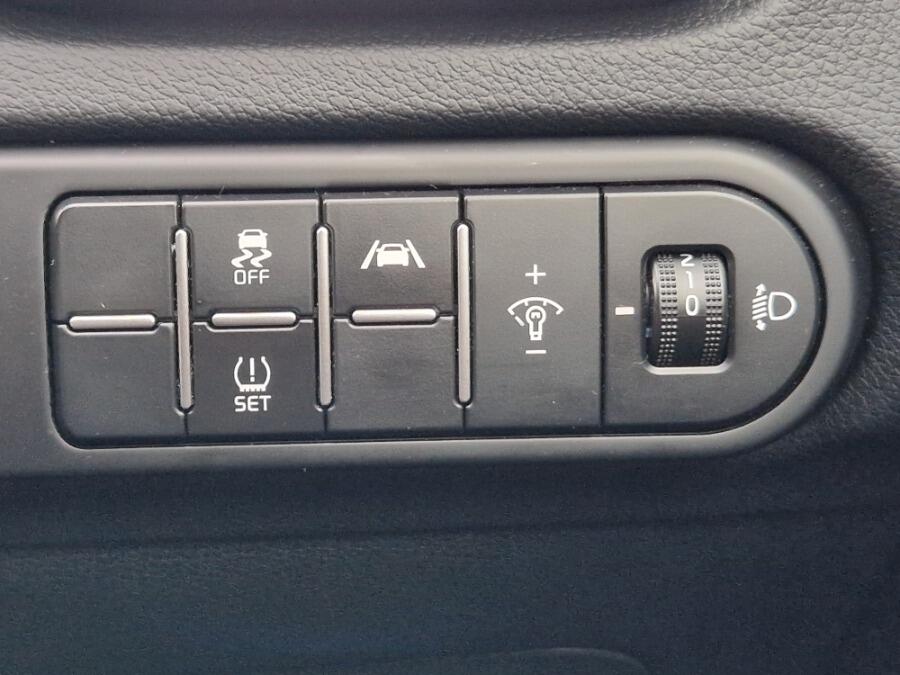 Used Kia XCeed 2025 for sale - 76282815: Photo 29