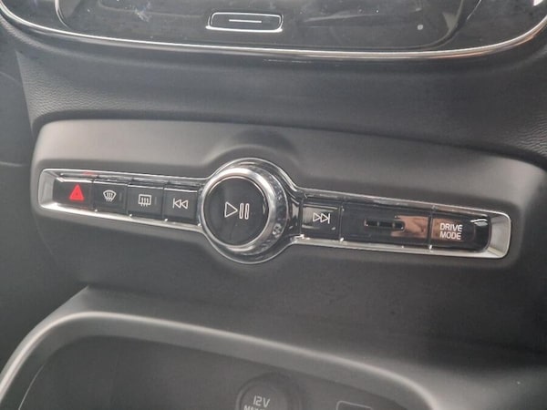 Used Volvo XC40 2022 for sale - 76175441: Photo 32