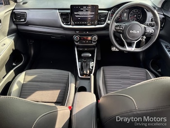 Used Kia Stonic 2022 for sale - 77883000: Photo