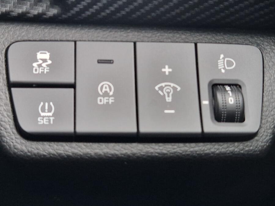 Used Kia Stonic 2025 for sale - 76360546: Photo 41