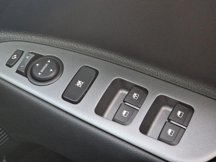 Used Kia Stonic 2025 for sale - 76360546: Photo 7