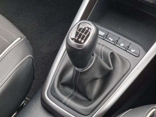 Used Kia Stonic 2022 for sale - 76227921: Photo 35