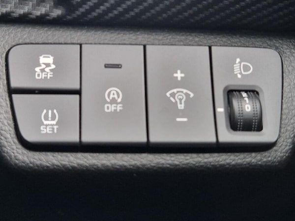 Used Kia Stonic 2022 for sale - 76227921: Photo 37