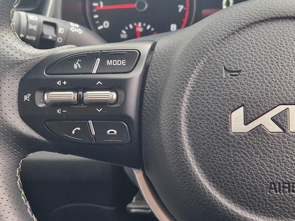 Used Kia Stonic 2022 for sale - 76227921: Photo 3