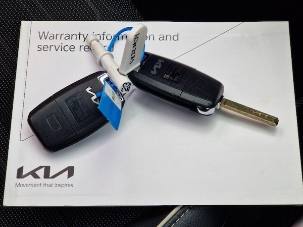 Used Kia Stonic 2022 for sale - 76227921: Photo 4
