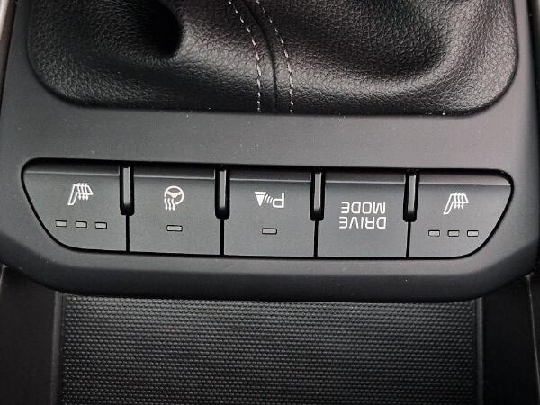 Used Kia Stonic 2022 for sale - 76227921: Photo 74